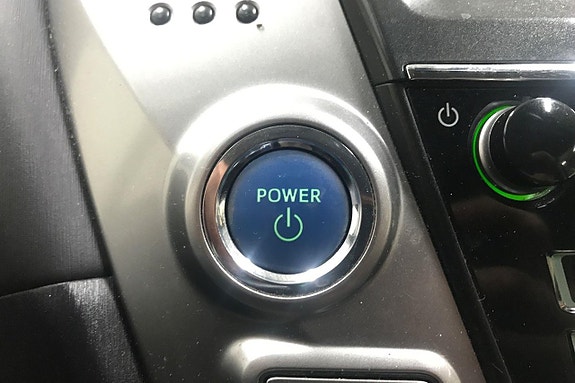 Toyota Prius+ 25 of 25