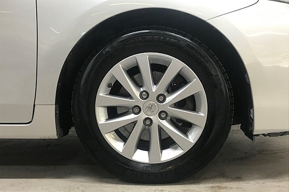 Toyota Prius+ 11 of 25
