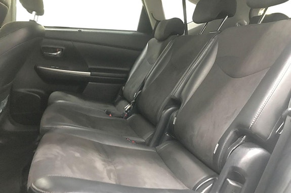 Toyota Prius+ 14 of 25