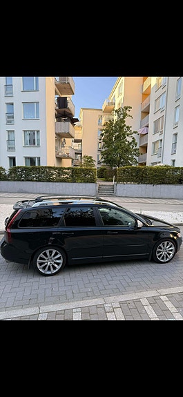 Volvo V50 2 of 5