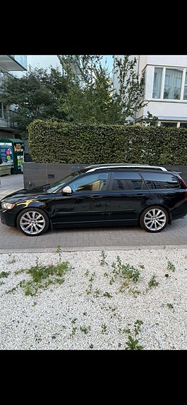 Volvo V50 3 of 5