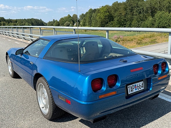 Chevrolet Corvette 5 of 5
