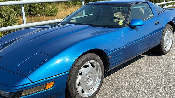 Chevrolet Corvette 6 of 9
