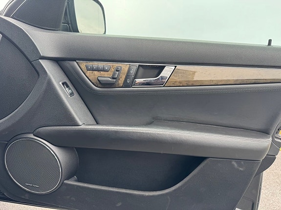 Mercedes-Benz C63 15 of 16