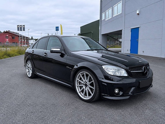 Mercedes-Benz C63 3 of 16