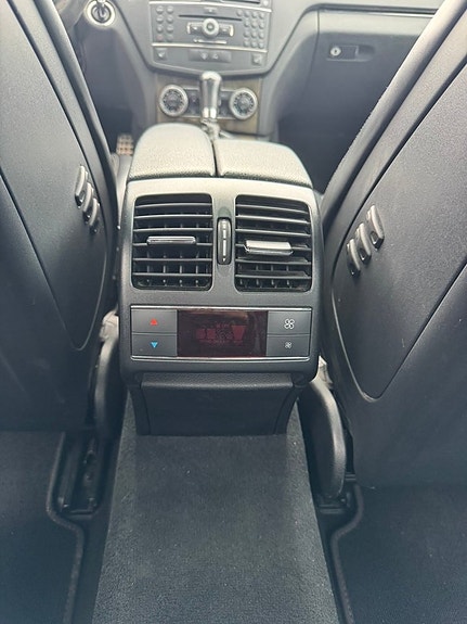 Mercedes-Benz C63 9 of 16