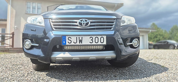 Toyota RAV4 2 of 5