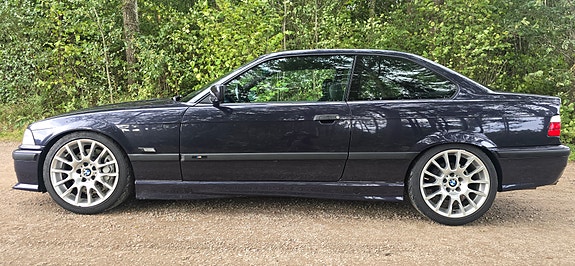 BMW 325i 4 of 5