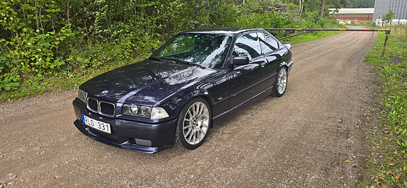 BMW 325i 2 of 5
