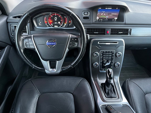 Volvo XC70 12 of 24