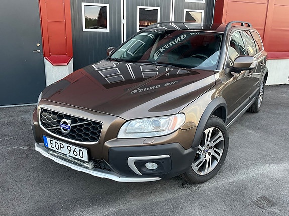 Volvo XC70 2 of 24