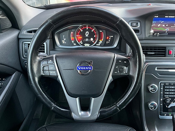 Volvo XC70 15 of 24