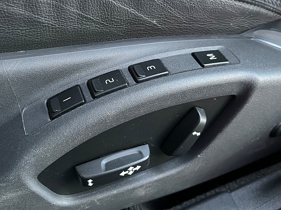 Volvo XC70 14 of 24