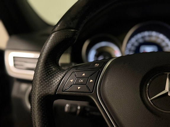 Mercedes-Benz E300 16 of 23