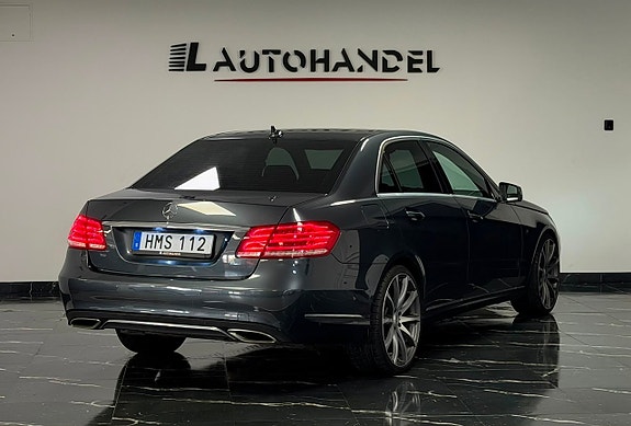 Mercedes-Benz E300 6 of 23