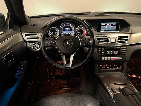 Mercedes-Benz E300 14 of 23