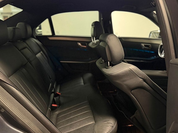 Mercedes-Benz E300 18 of 23