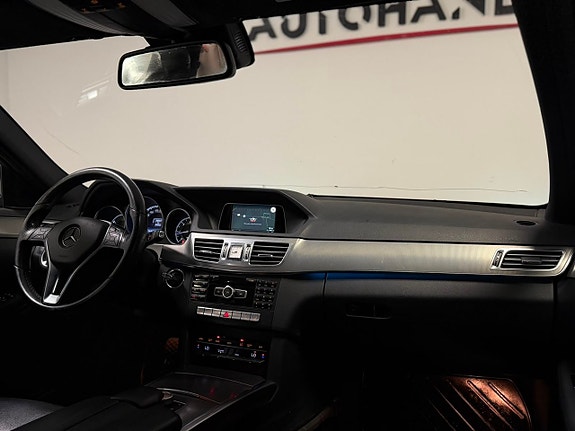 Mercedes-Benz E300 10 of 23