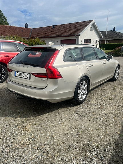 Volvo V90 3 of 5