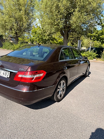 Mercedes-Benz E250 3 of 6
