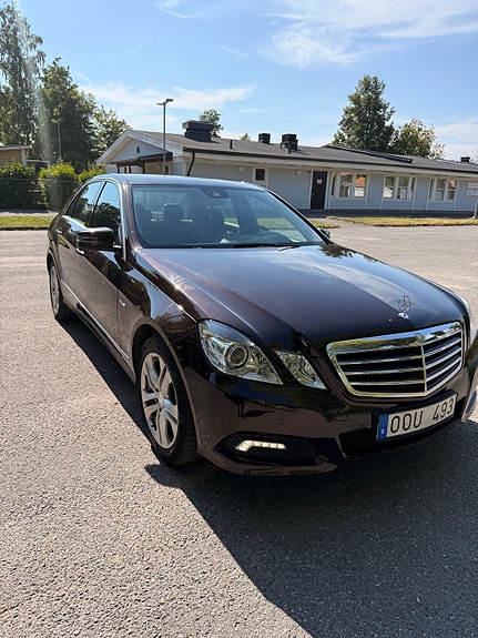 Mercedes-Benz E250 2 of 6