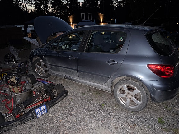 Peugeot 307 2 of 4