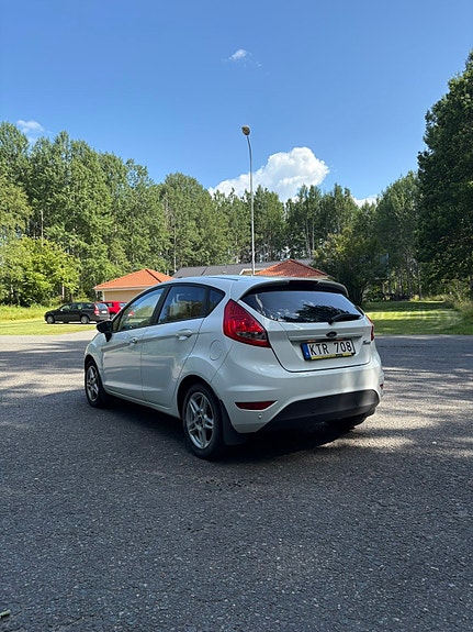 Ford Fiesta 3 of 5