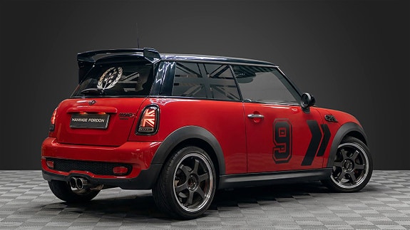 MINI Cooper S 4 of 5