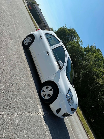 Nissan Micra 6 of 6