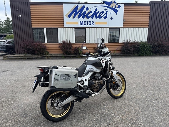 Honda Powersports CRF1000D Africa Twin DCT 3 of 5