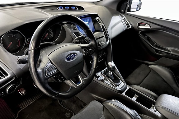 Ford Focus 5 of 5