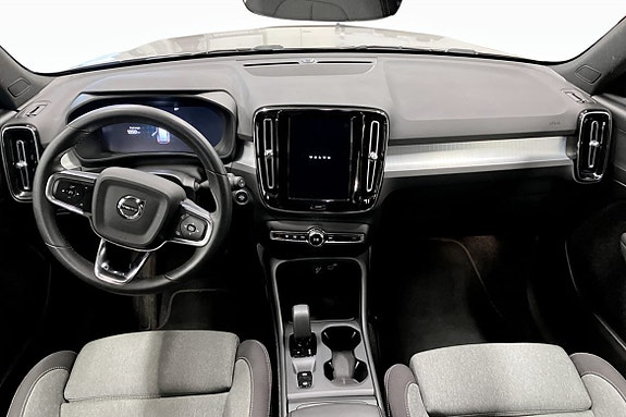 Volvo XC40 5 of 5