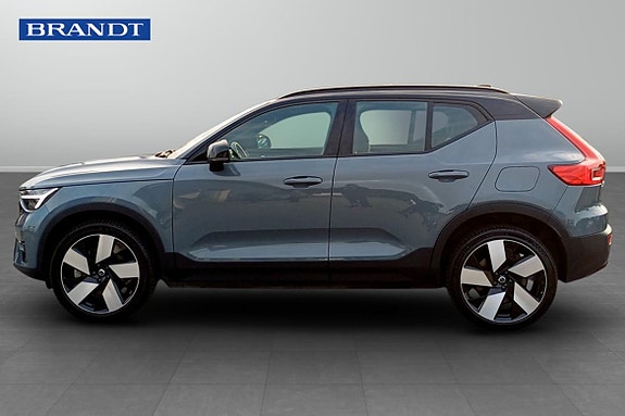 Volvo XC40 3 of 5