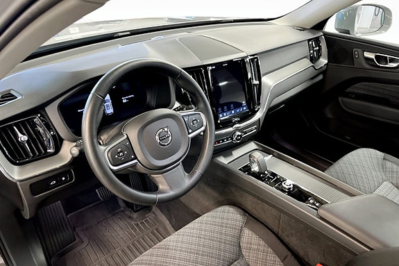 Volvo XC60 5 of 9