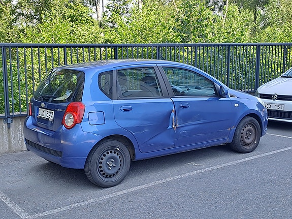 Chevrolet Aveo 2 of 5