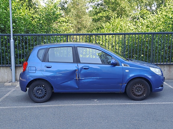 Chevrolet Aveo 3 of 5