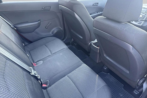 Hyundai i30 12 of 15