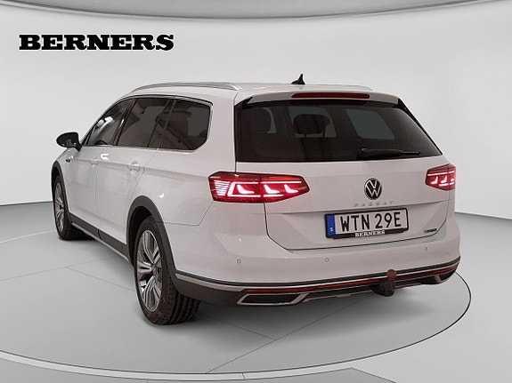 Volkswagen Passat Alltrack 3 of 18