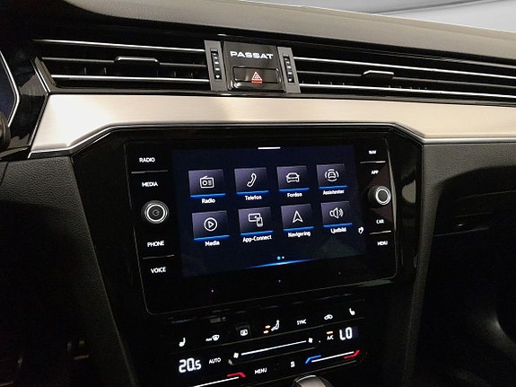 Volkswagen Passat Alltrack 13 of 18