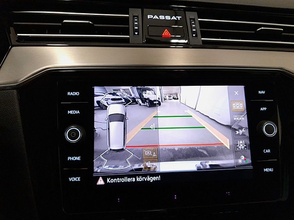 Volkswagen Passat Alltrack 11 of 18