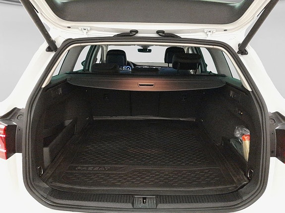 Volkswagen Passat Alltrack 7 of 18
