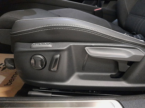 Volkswagen Passat Alltrack 16 of 18