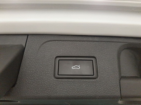 Volkswagen Passat Alltrack 8 of 18