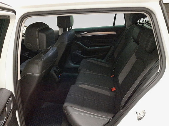 Volkswagen Passat Alltrack 5 of 18