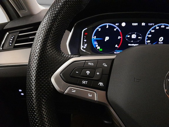 Volkswagen Passat Alltrack 14 of 18