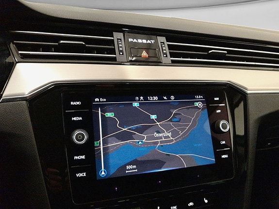 Volkswagen Passat Alltrack 12 of 18