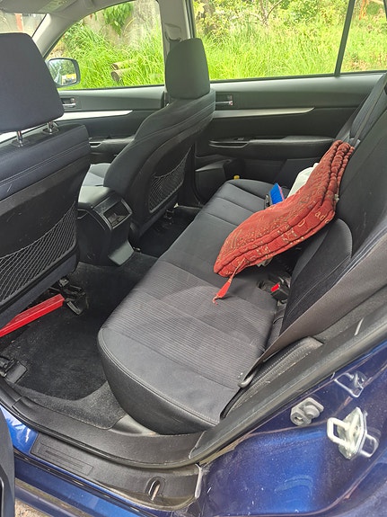 Subaru Legacy 3 of 5
