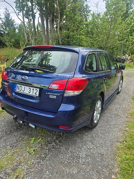 Subaru Legacy 5 of 5