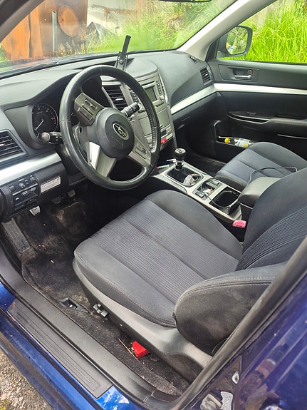 Subaru Legacy 4 of 5