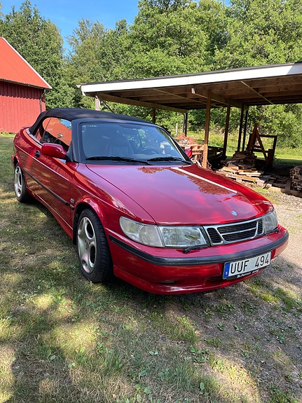 Saab 900 2 of 5